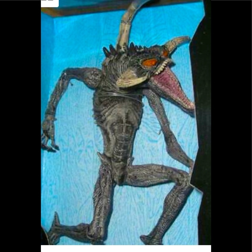 VIOLATER SPAWN THE MOVIE Deluxe Action figure